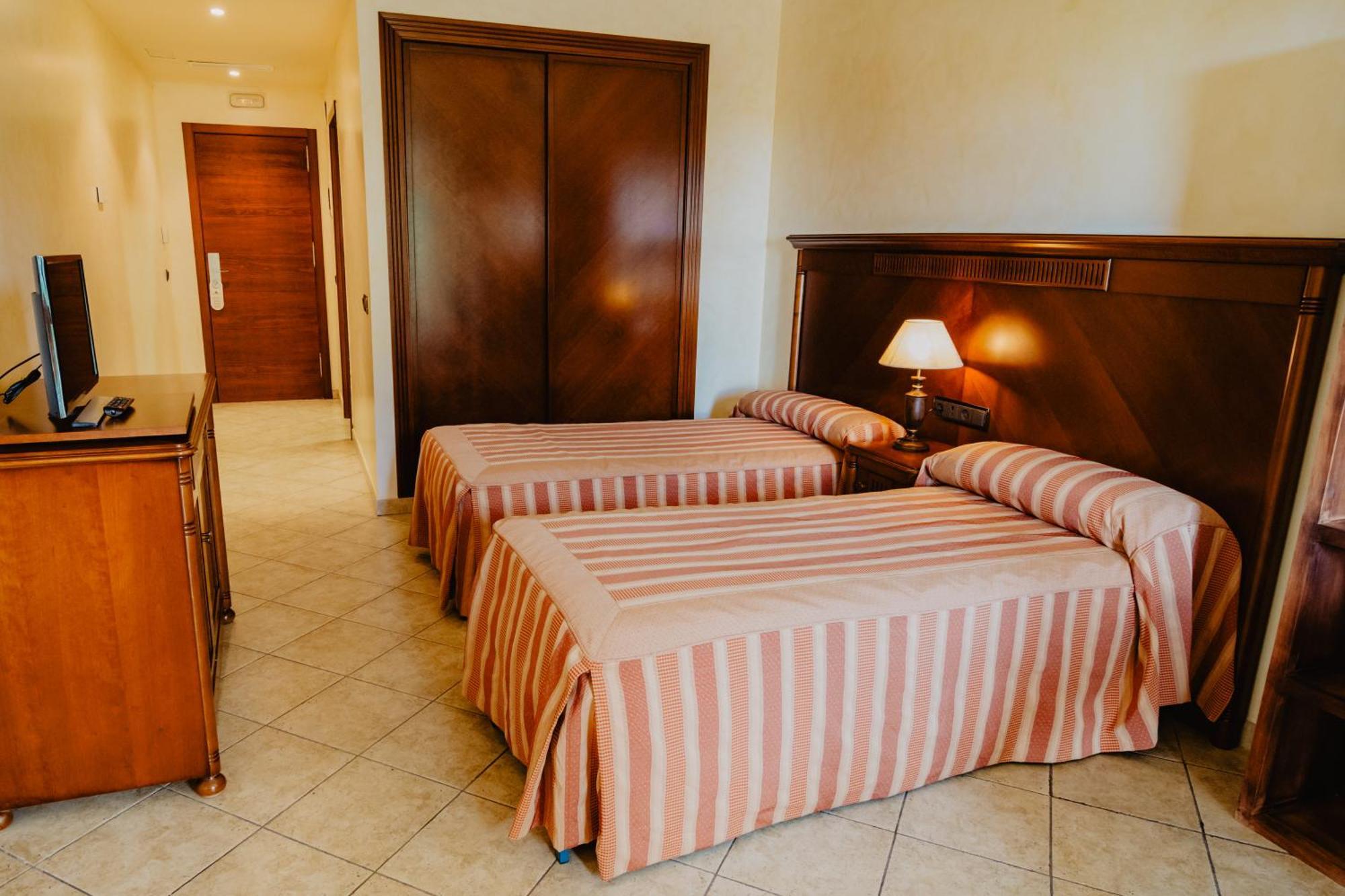 Hotel Hacienda Don Manuel Granja de Torrehermosa Exterior photo